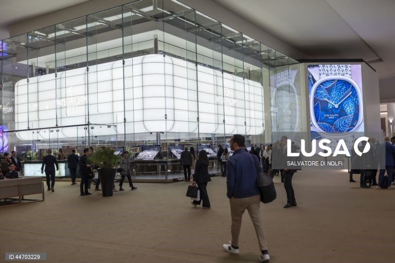 Feira de relógios de luxo “Watches and Wonders Geneva”, em Genebra, Suíça.