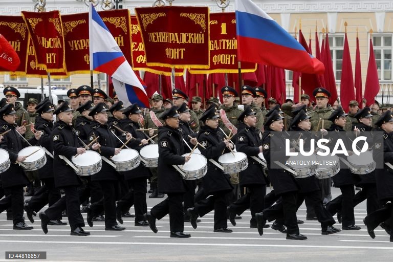 Ensaio do desfile do Dia da Vitória em São Petersburgo