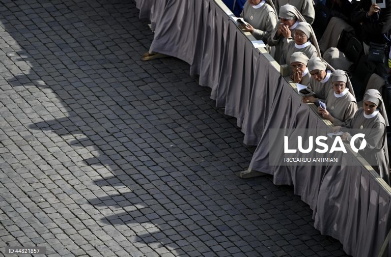 Cerimónia de trasladação do corpo de Francisco para a basílica de São Pedro