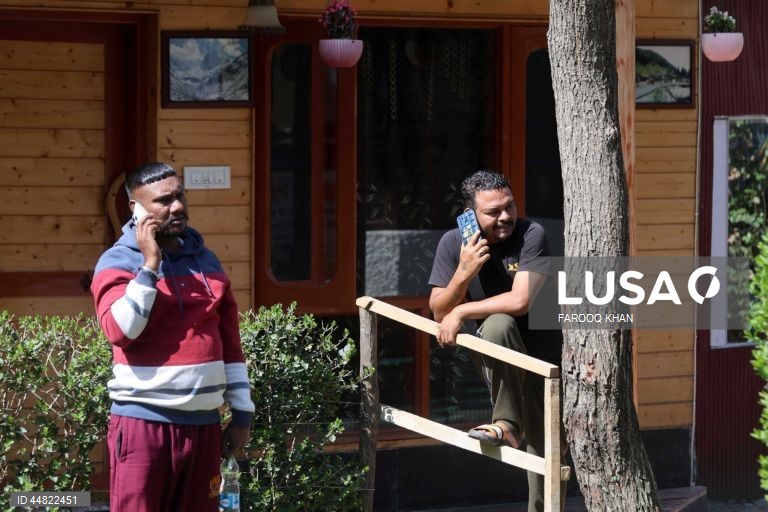Índia: Dezenas de mortos depois de homens armados terem disparado contra turistas na Caxemira