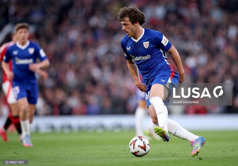 Os ingleses do Manchester United, treinado pelo português Ruben Amorim, e do Tottenham garantiram hoje o apuramento para a final da Liga Europa de futebol, ultrapassando Athletic Bilbau e Bodo/Glimt, respetivamente, nas meias-finais.
