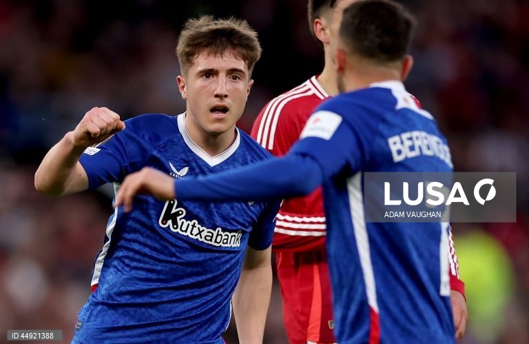 Os ingleses do Manchester United, treinado pelo português Ruben Amorim, e do Tottenham garantiram hoje o apuramento para a final da Liga Europa de futebol, ultrapassando Athletic Bilbau e Bodo/Glimt, respetivamente, nas meias-finais.