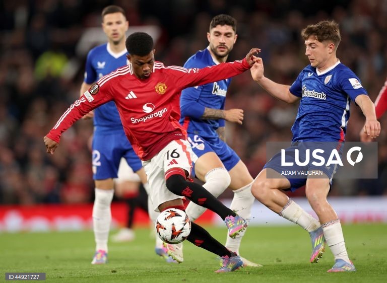 Os ingleses do Manchester United, treinado pelo português Ruben Amorim, e do Tottenham garantiram hoje o apuramento para a final da Liga Europa de futebol, ultrapassando Athletic Bilbau e Bodo/Glimt, respetivamente, nas meias-finais.