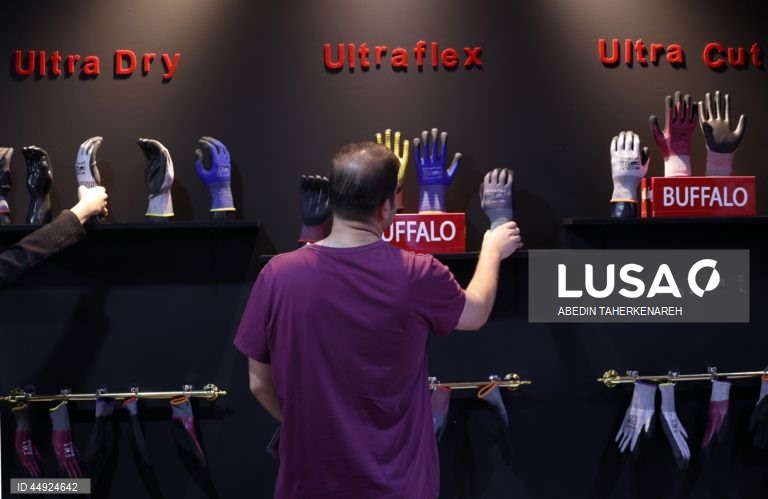 29ª Exposição Internacional de Petróleo, Gás, Refinação e Petroquímica decorre em Teerão.