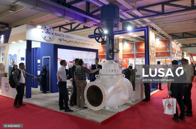 29ª Exposição Internacional de Petróleo, Gás, Refinação e Petroquímica decorre em Teerão.