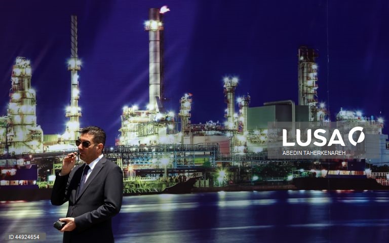 29ª Exposição Internacional de Petróleo, Gás, Refinação e Petroquímica decorre em Teerão.