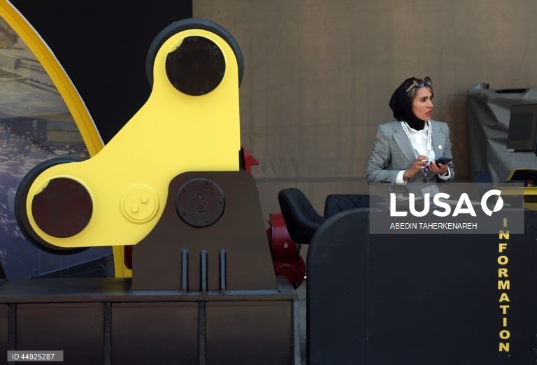 29ª Exposição Internacional de Petróleo, Gás, Refinação e Petroquímica decorre em Teerão.