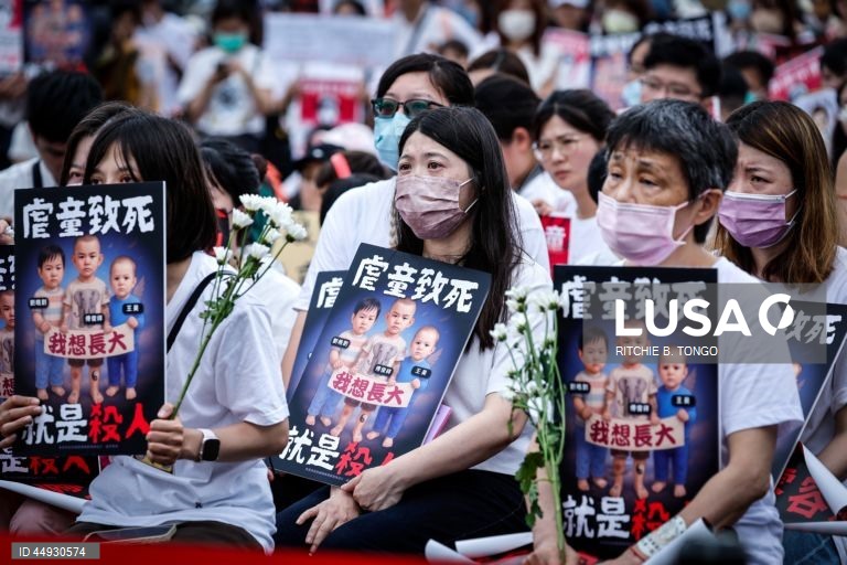 Taiwan: Protesto em Taipé contra os abusos infantis 