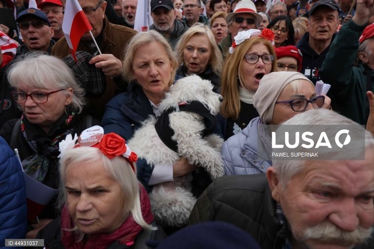Polónia: Marcha em Varsóvia contra a imigração ilegal