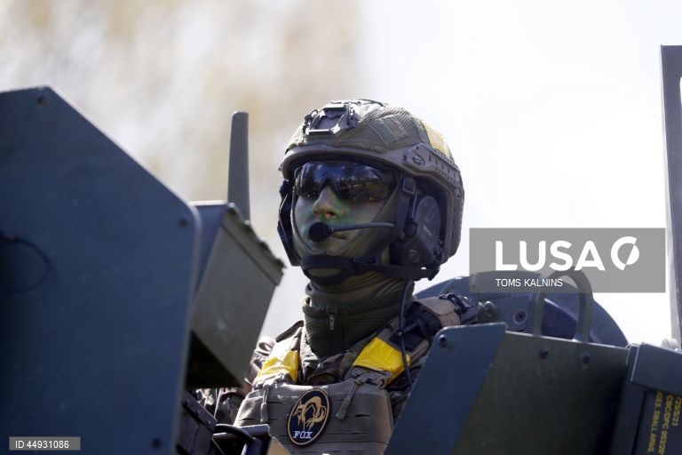 Letónia: Exercícios militares em Sigulda