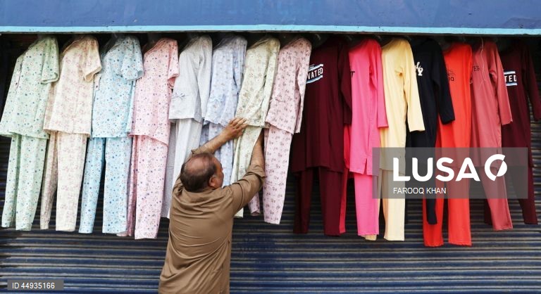Índia: Mercado de rua em Srinagar