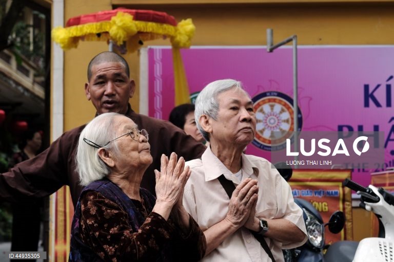 Celebrações do Dia de Vesak (nascimento, iluminação e morte do Buda) no sudeste asiático