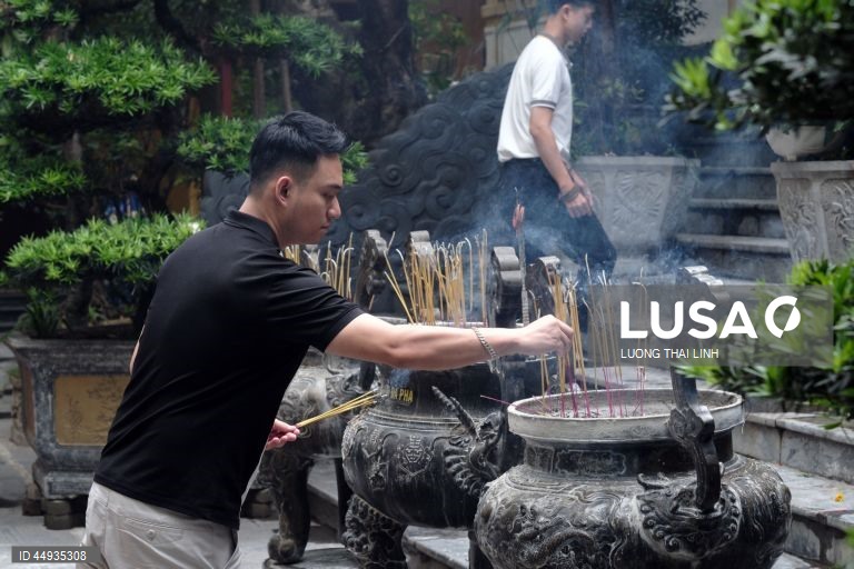 Celebrações do Dia de Vesak (nascimento, iluminação e morte do Buda) no sudeste asiático