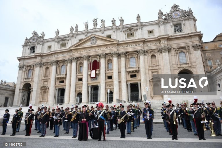 Vaticano: Papa Leão XIV preside à oração "Regina coeli"