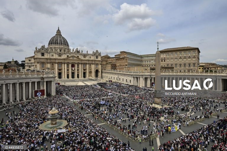Vaticano: Papa Leão XIV preside à oração "Regina coeli"