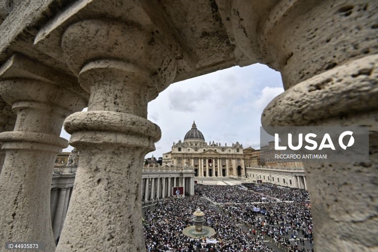 Vaticano: Papa Leão XIV preside à oração "Regina coeli"