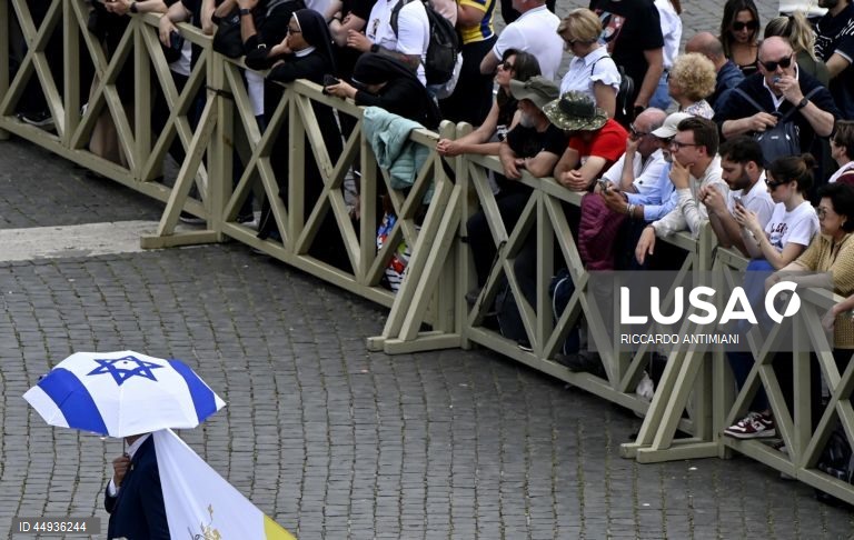 Vaticano: Papa Leão XIV preside à oração "Regina coeli"