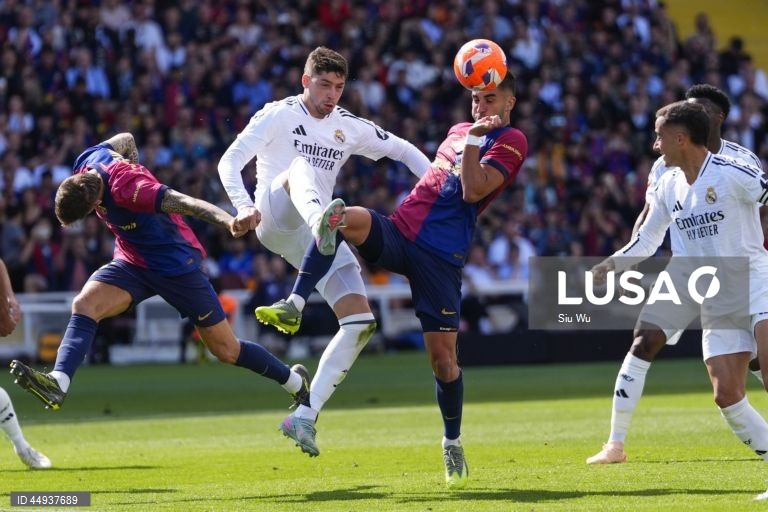 Futebol: Liga espanhola - FC Barcelona vs Real Madrid