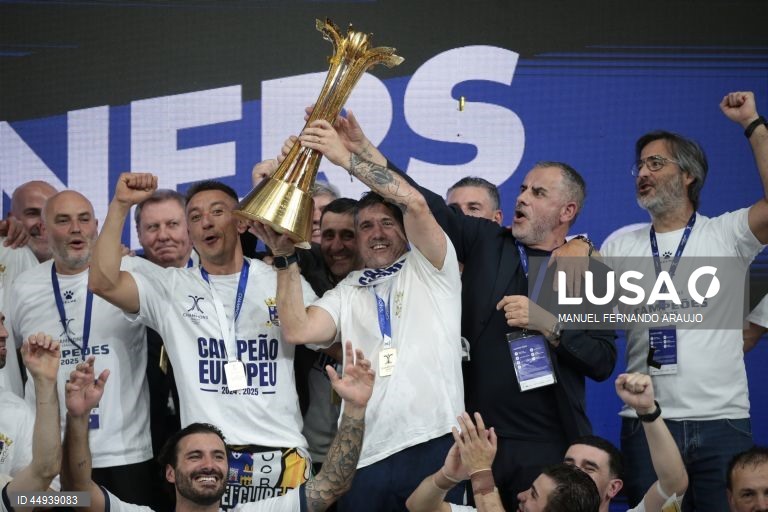 Hóquei em patins: Óquei de Barcelos vence o FC Porto e conquista a Liga dos Campeões 
