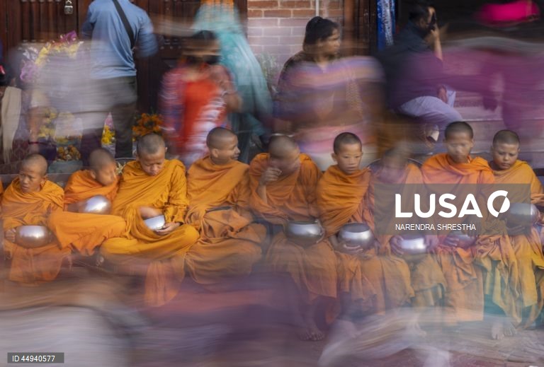 Nepal: Celebração do aniversário de Buda em Katmandu