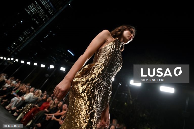Semana da Moda Australiana - Carla Zampatti