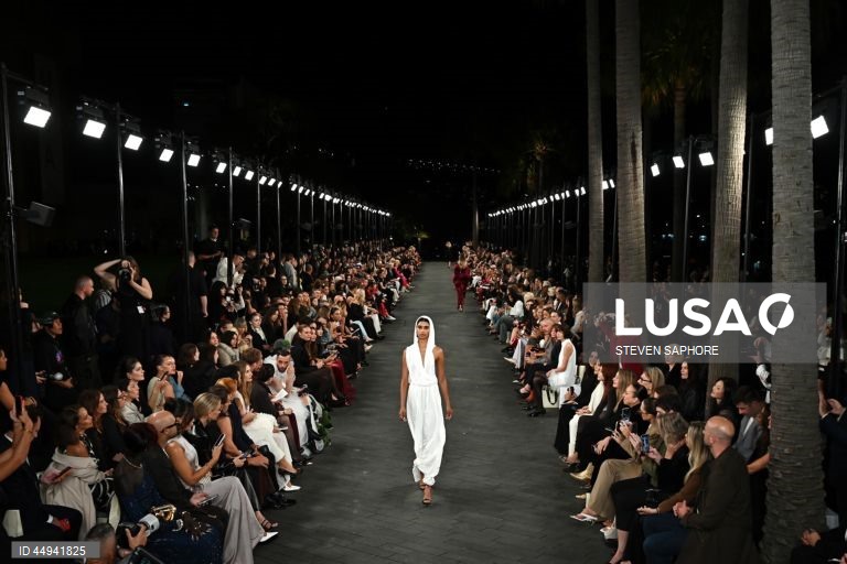 Semana da Moda Australiana - Carla Zampatti