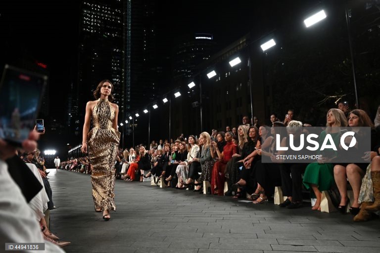 Semana da Moda Australiana - Carla Zampatti