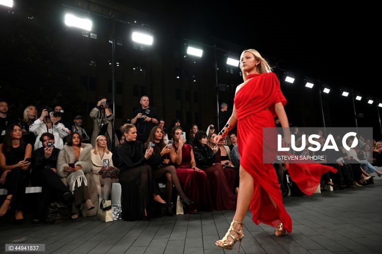 Semana da Moda Australiana - Carla Zampatti