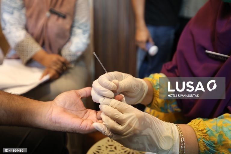 Indonésia: Testes aleatórios de drogas e VIH para a população local durante uma campanha antidroga em Banda Aceh