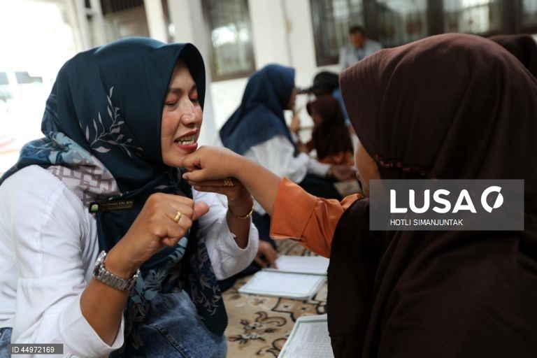 Escola indonésia ensina alunos a recitarem o Corão em língua gestual