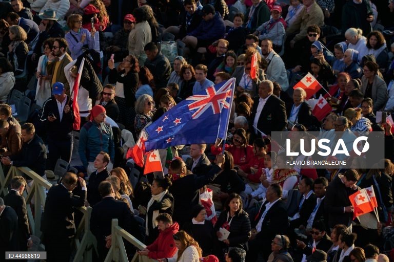 Roma: Primeira missa pública do Papa Leão XIV