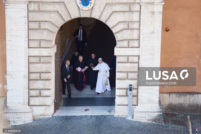 Roma: Primeira missa pública do Papa Leão XIV