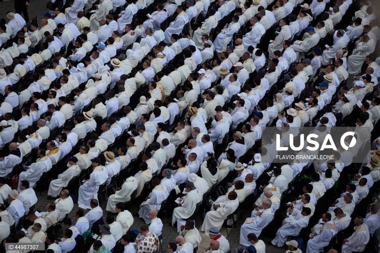 Roma: Primeira missa pública do Papa Leão XIV