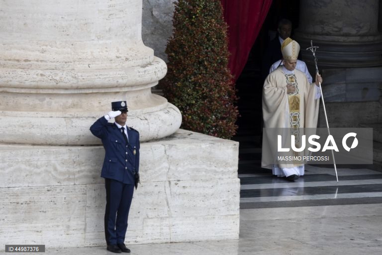 Roma: Primeira missa pública do Papa Leão XIV