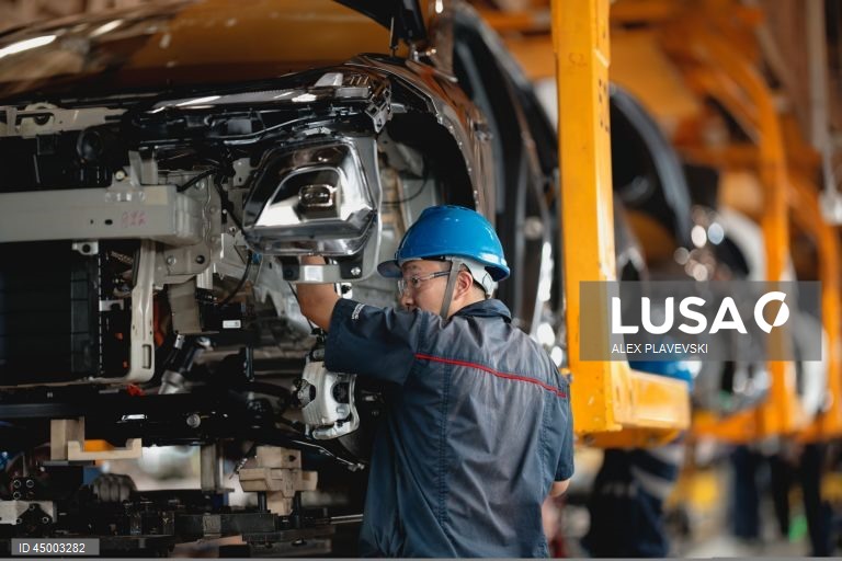 China: Fábrica de automóveis elétricos AVATR em Chongqing