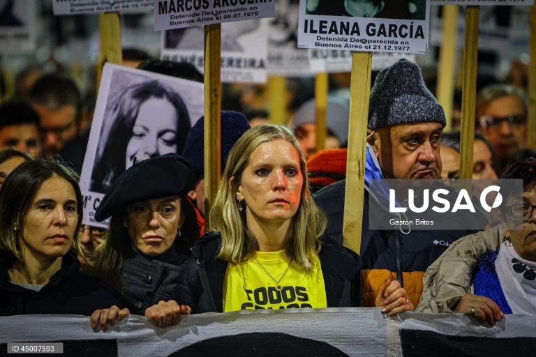 Uruguai: Marcha do Silêncio em Montevideo em memória dos desaparecidos na ditadura militar de 1974-1985