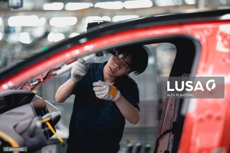 China: Fábrica de automóveis elétricos AVATR em Chongqing