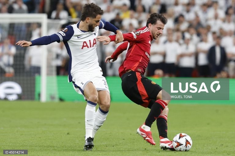 O Tottenham conquistou hoje a Liga Europa em futebol, o seu primeiro troféu desde 2007/08, ao bater na final o Manchester United, do treinador português Ruben Amorim, por 1-0, assegurando um lugar na ‘Champions’ 2025/26.