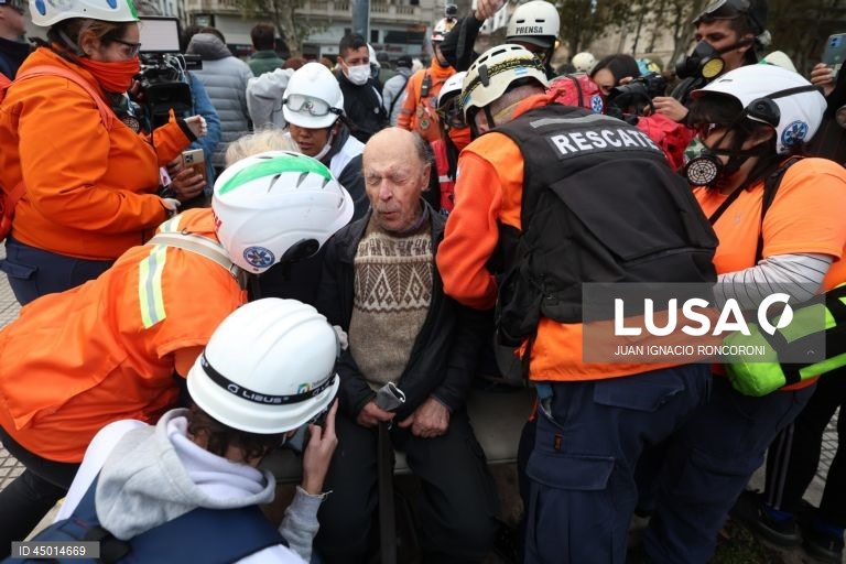 Argentina: Confrontos durante protesto de reformados em frente ao Congresso