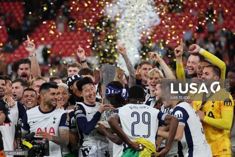 O Tottenham conquistou hoje a Liga Europa em futebol, o seu primeiro troféu desde 2007/08, ao bater na final o Manchester United, do treinador português Ruben Amorim, por 1-0, assegurando um lugar na ‘Champions’ 2025/26.