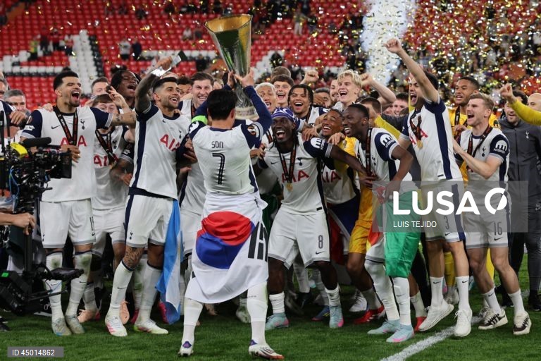 O Tottenham conquistou hoje a Liga Europa em futebol, o seu primeiro troféu desde 2007/08, ao bater na final o Manchester United, do treinador português Ruben Amorim, por 1-0, assegurando um lugar na ‘Champions’ 2025/26.