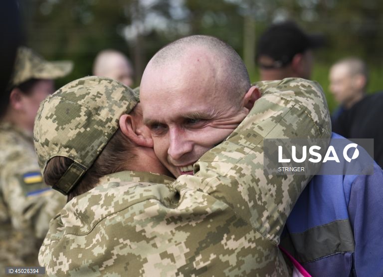 Ucrânia: Troca de prisioneiros entre a Rússia e a Ucrânia