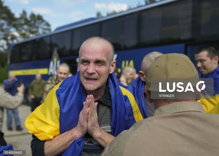 Ucrânia: Troca de prisioneiros entre a Rússia e a Ucrânia
