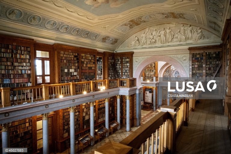 Hungria: Biblioteca da Abadia de Pannonhalma