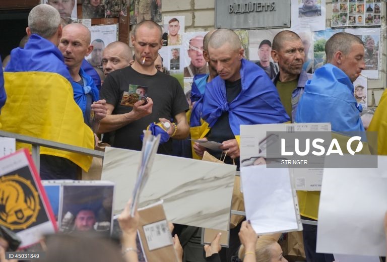 Ucrânia: Troca de prisioneiros entre a Rússia e a Ucrânia