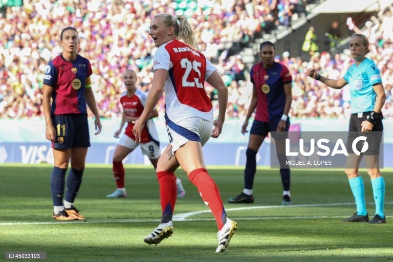 Futebol: Arsenal vence o Barcelona e conquista a Liga dos Campeões Feminina