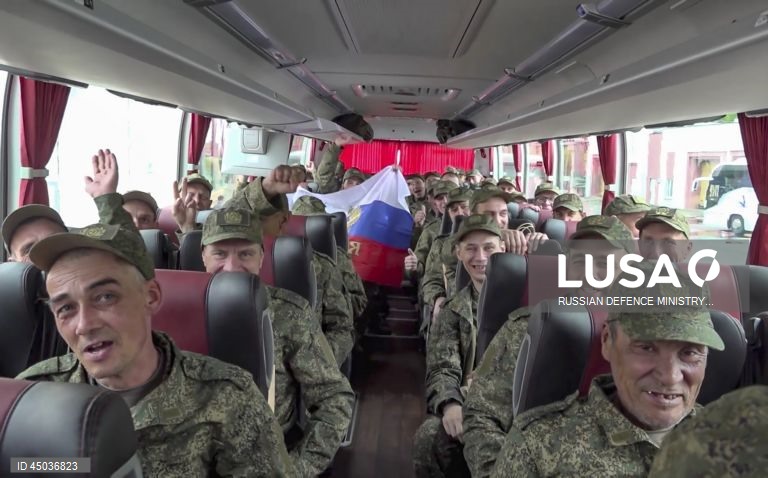 Ucrânia: Troca de prisioneiros entre a Rússia e a Ucrânia