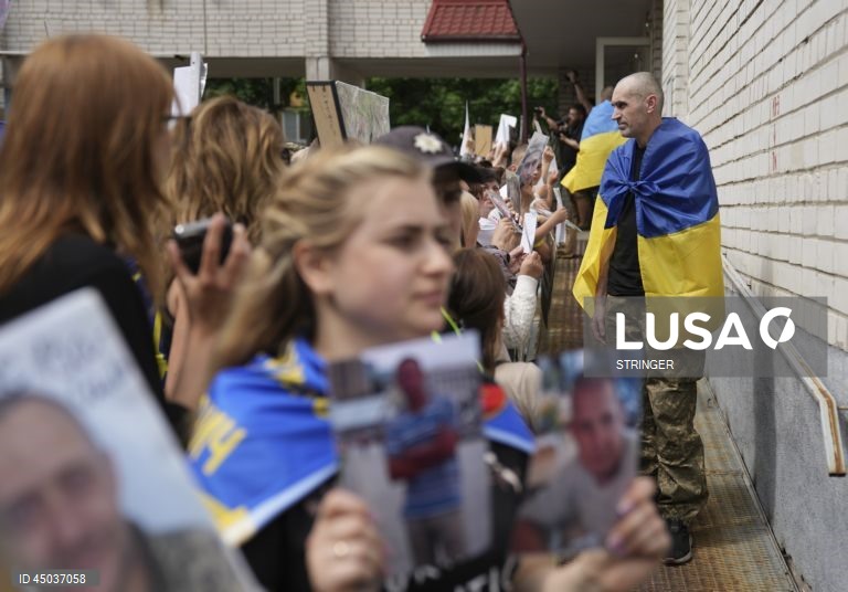 Ucrânia: Troca de prisioneiros entre a Rússia e a Ucrânia