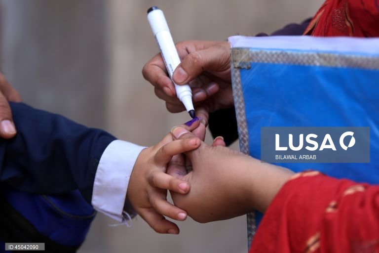 Paquistão: Campanha de vacinação contra a poliomielite