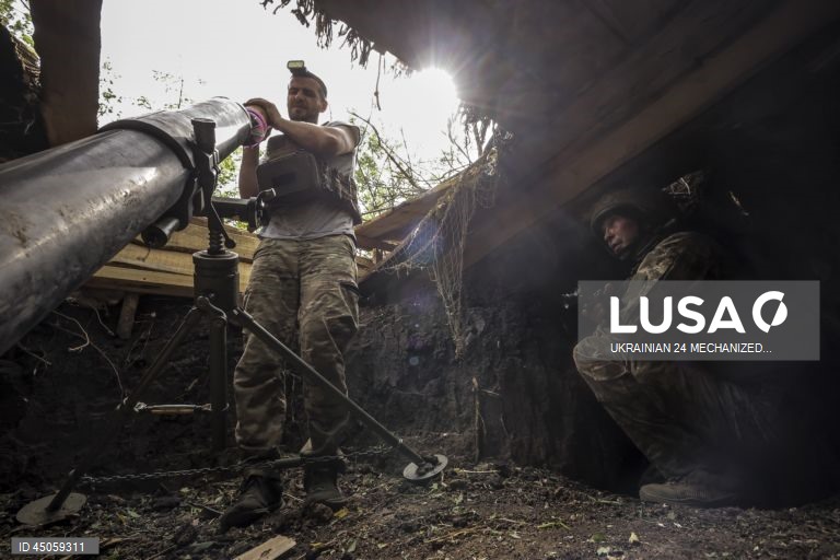 Ucrânia: Militares ucranianos ocupam posições na região de Donetsk